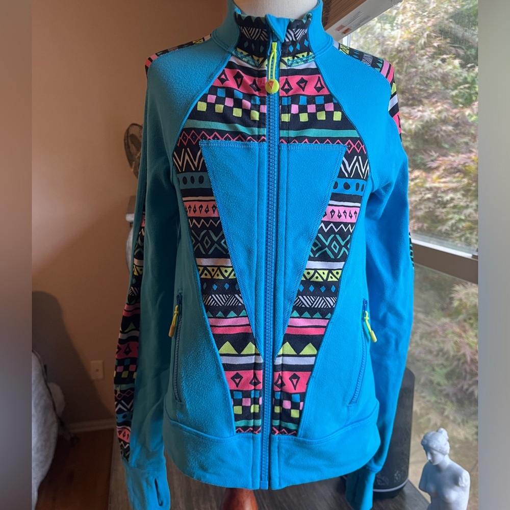 Ivivva by Lululemon Neon Blue Geometric print Jacket size 8 🩵🩷